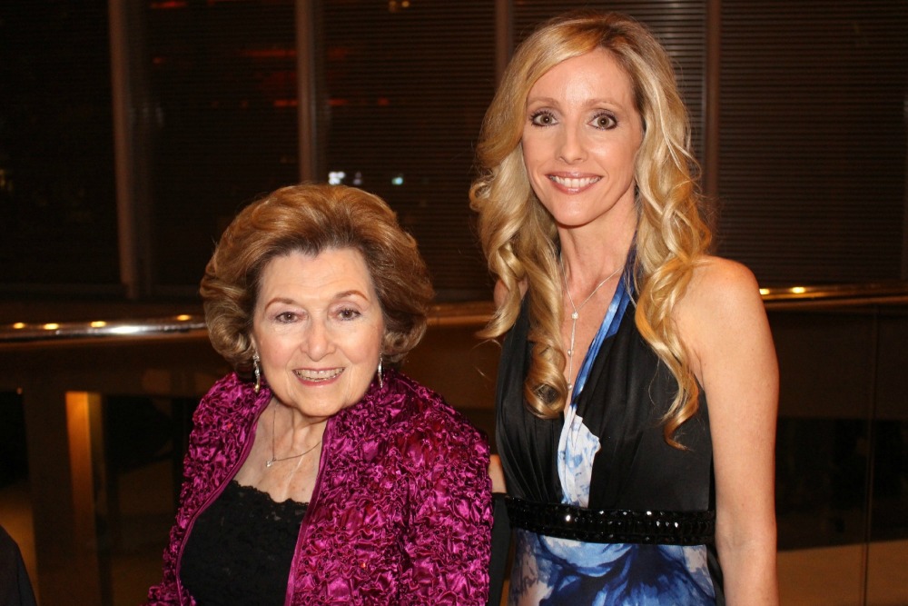 Entertainment Reporter Bobbie Wygant, Sherri Tilley